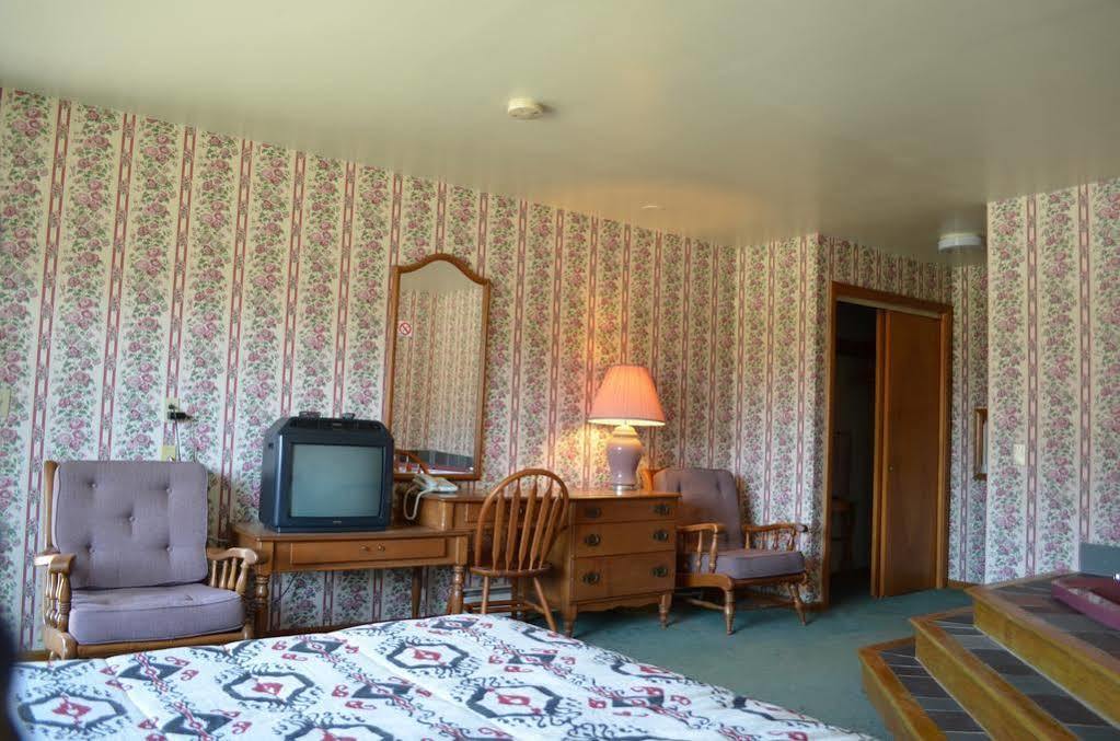 Ladd Brook Inn Pownal Exterior foto